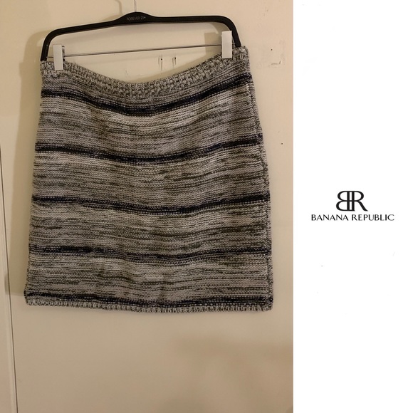 Banana Republic Dresses & Skirts - NWT Banana Republic Wool Heritage Skirt